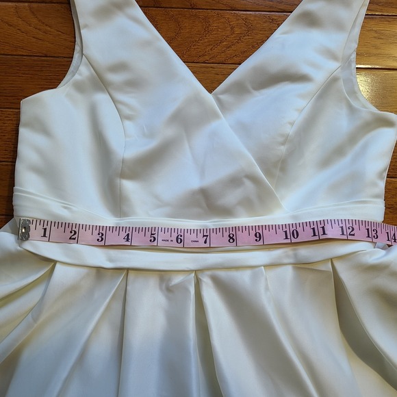 Youth Ivory Ball Gown by David's Bridal Ivory/Champagne Sz. 14 Flower Girl - Picture 10 of 11